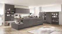 Stylische Loftküche mit Insel
